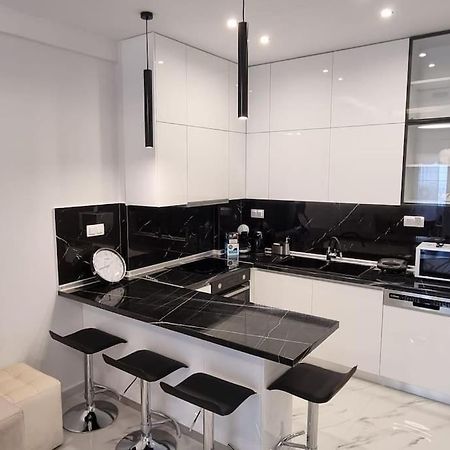 Luxurious Apartment In The Heart Of Салоники Экстерьер фото