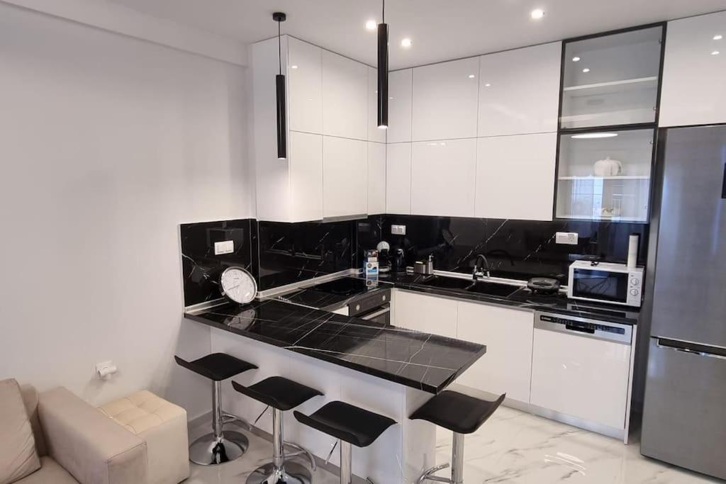 Luxurious Apartment In The Heart Of Салоники Экстерьер фото