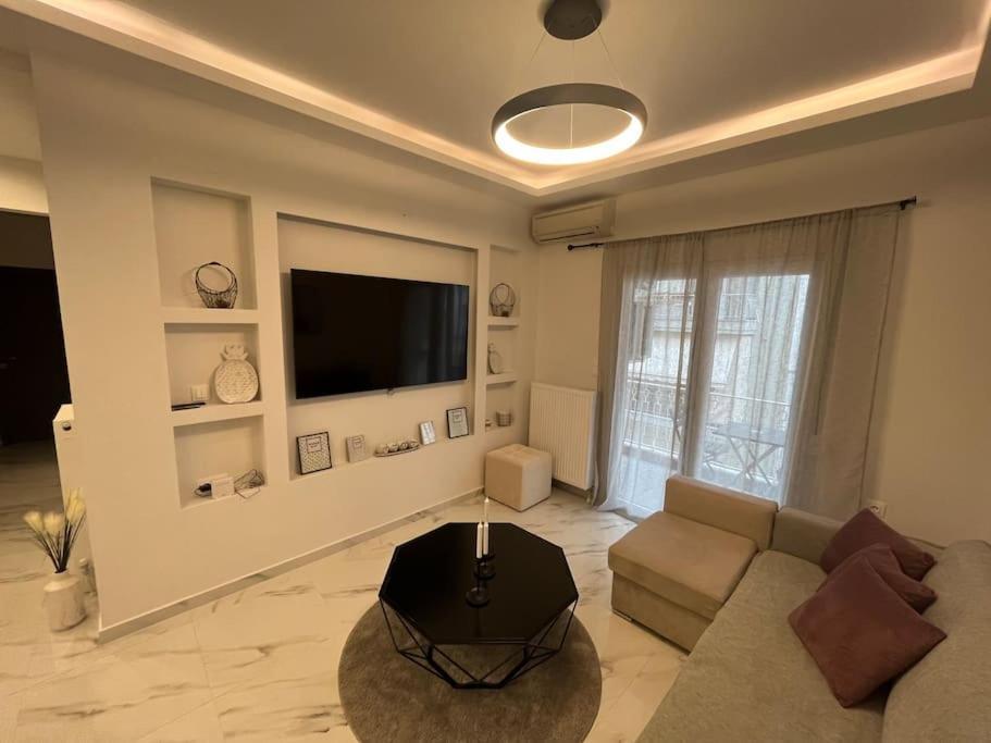 Luxurious Apartment In The Heart Of Салоники Экстерьер фото